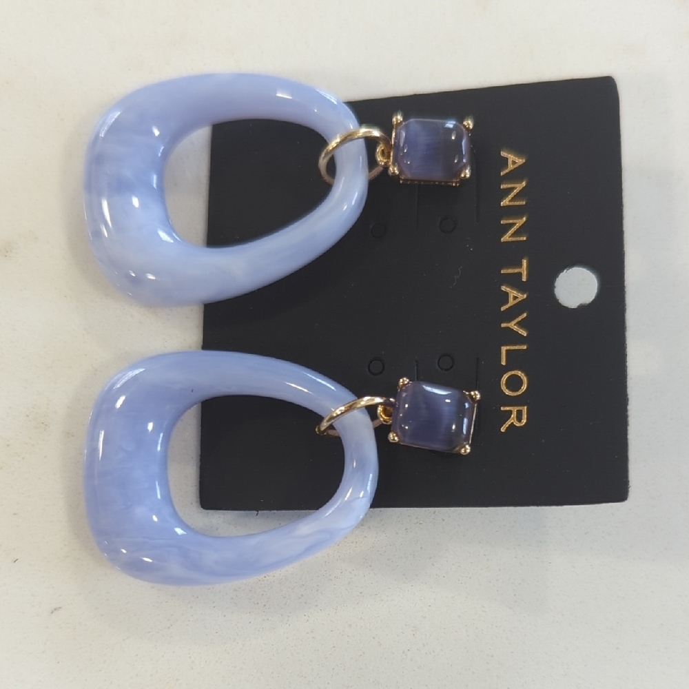 Ann Taylor Pale Lavender Resin Drop Earrings with Gold Accents - Picture 4 of 6